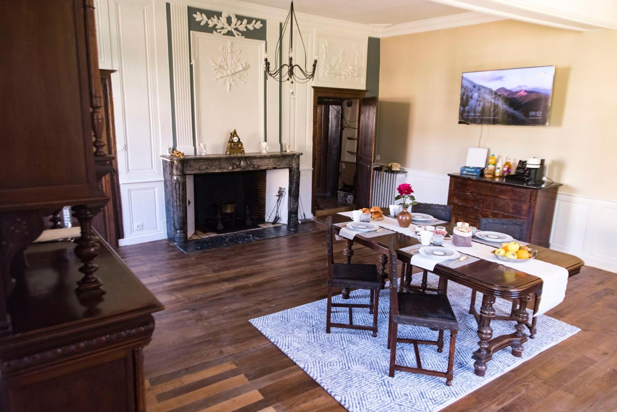Le Bas Chitray Bed & Breakfast Ménil Exterior photo