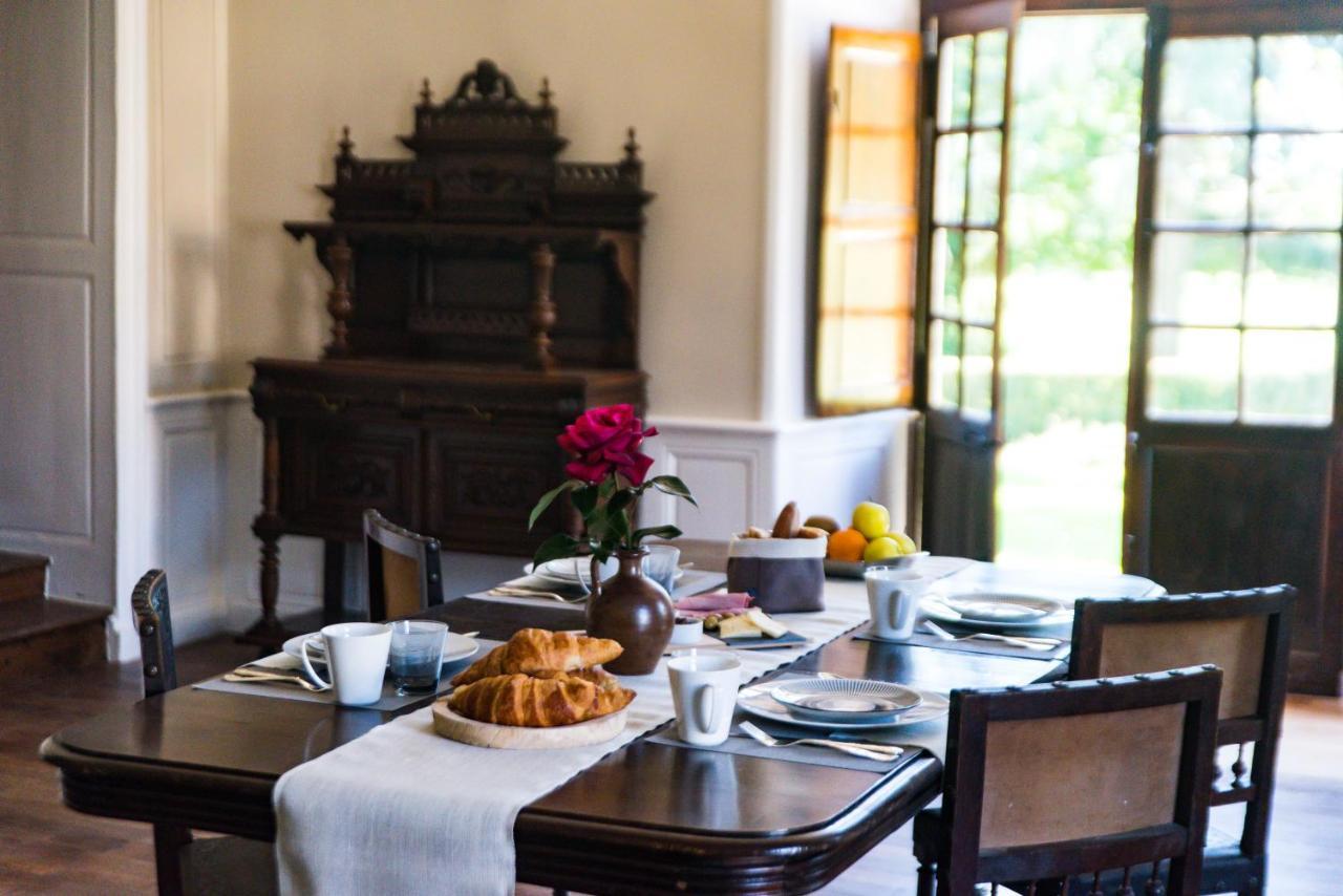 Le Bas Chitray Bed & Breakfast Ménil Exterior photo