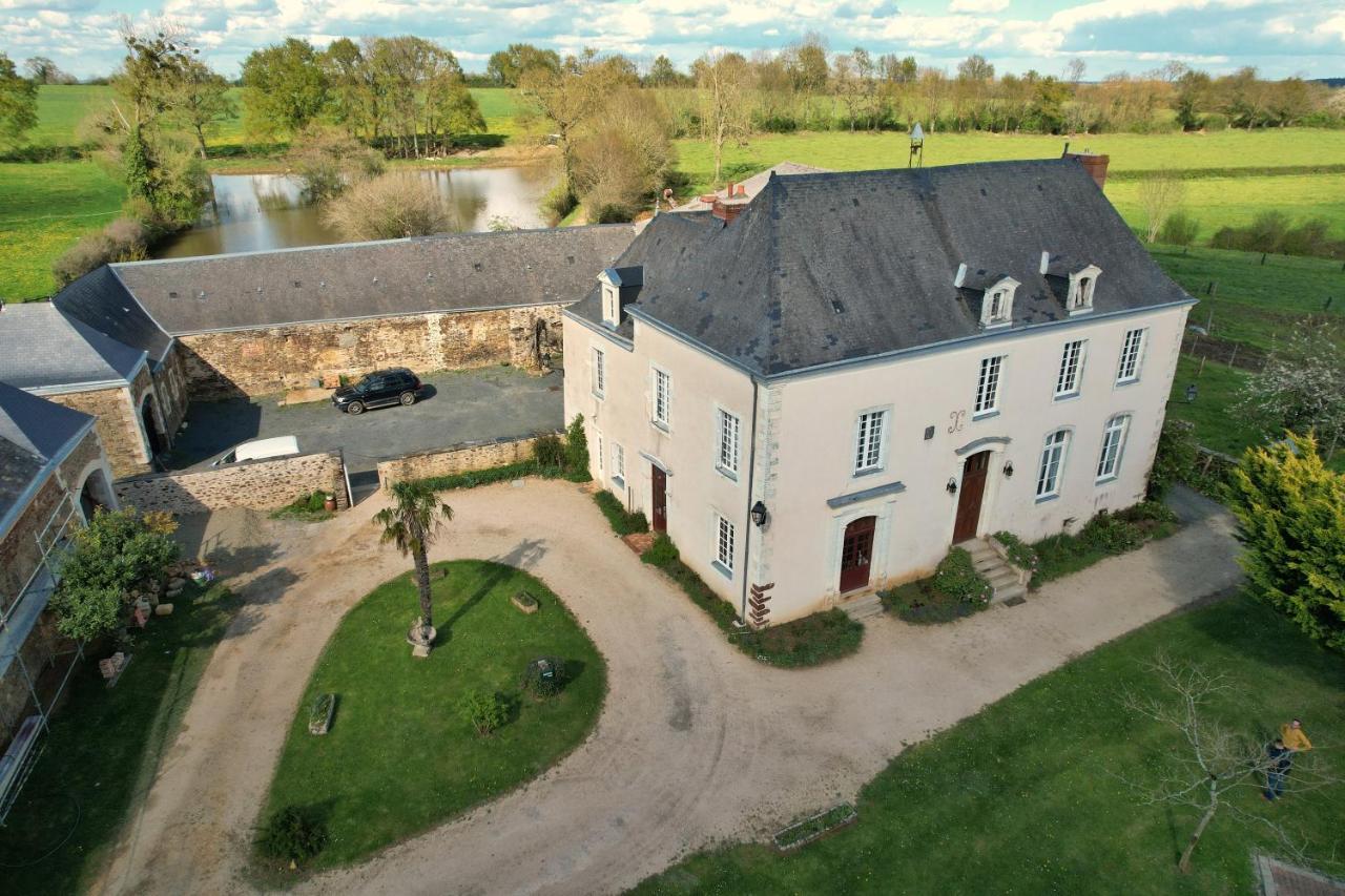 Le Bas Chitray Bed & Breakfast Ménil Exterior photo
