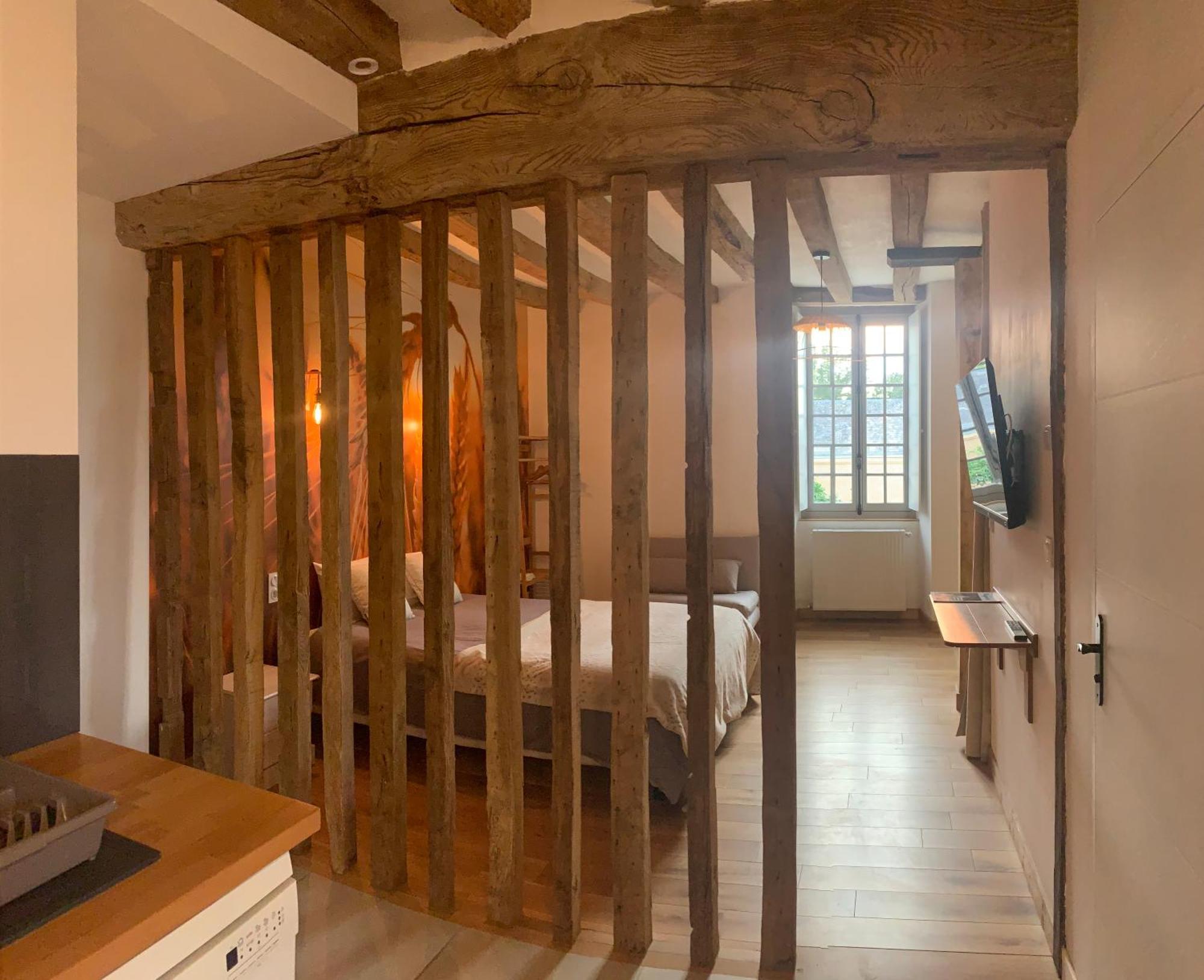 Le Bas Chitray Bed & Breakfast Ménil Exterior photo