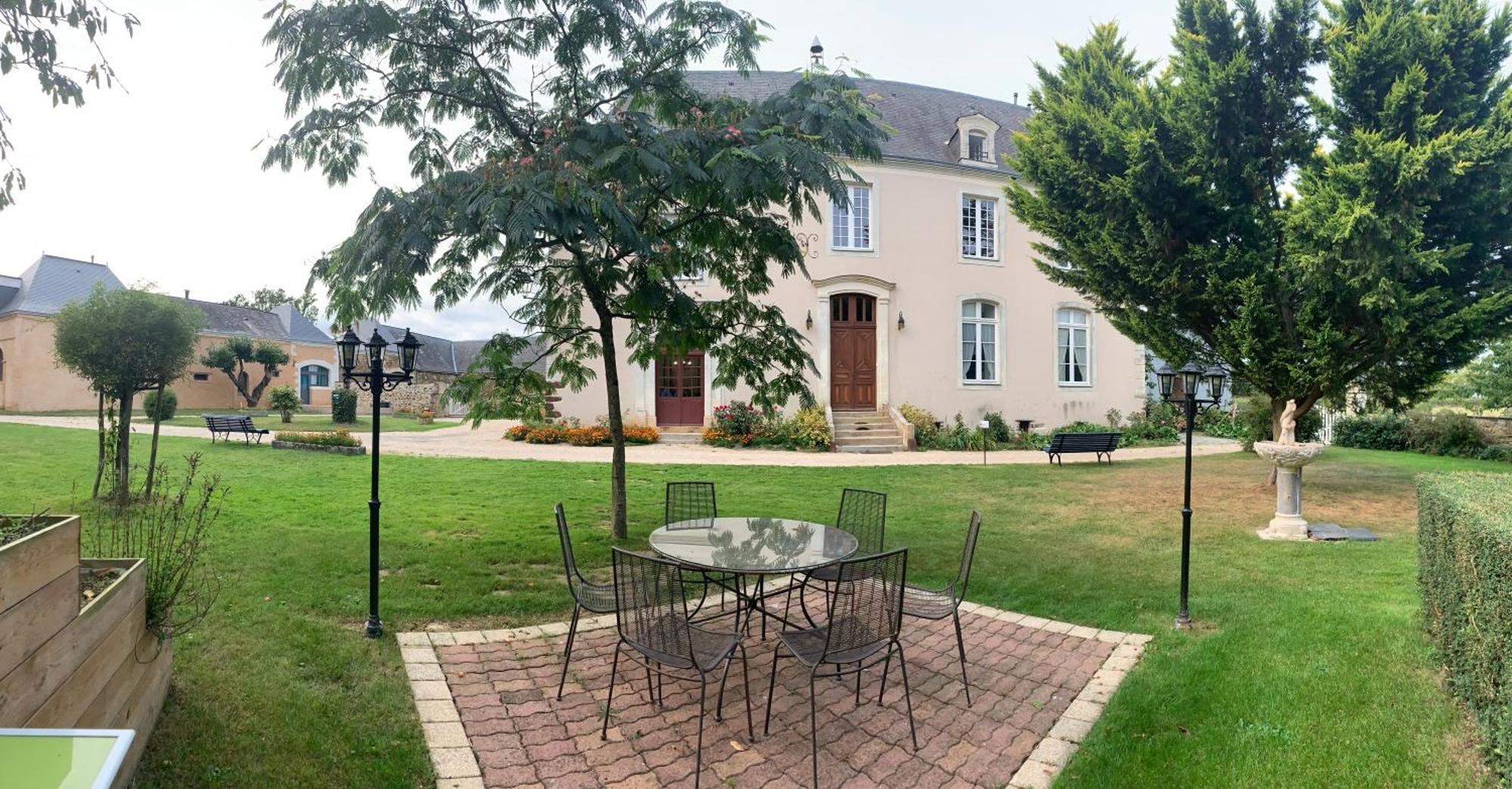 Le Bas Chitray Bed & Breakfast Ménil Exterior photo